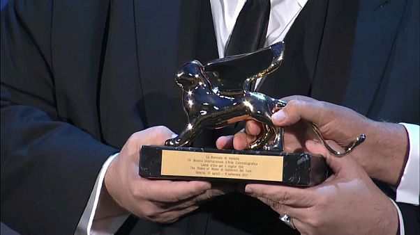 Del Toro wins Golden Lion at Venice for "The Shape of Water" Del Toro wins Golden Lion at Venice for "The Shape of Water"