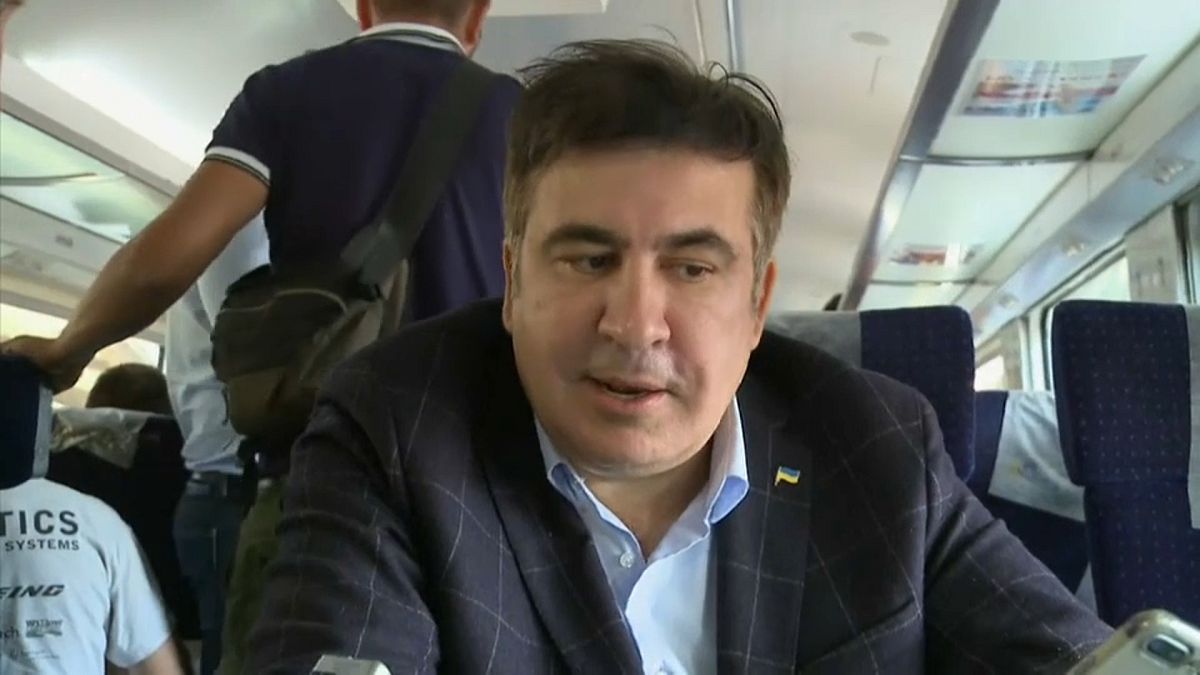 Saakashvili "bloqueado" em comboio na Polónia