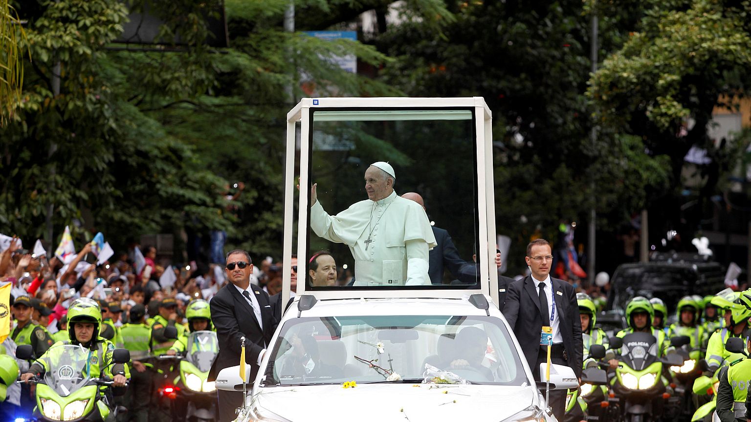 Bain de foule à Bogota pour le pape François