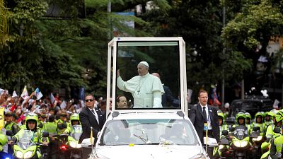 Bain de foule à Bogota pour le pape François