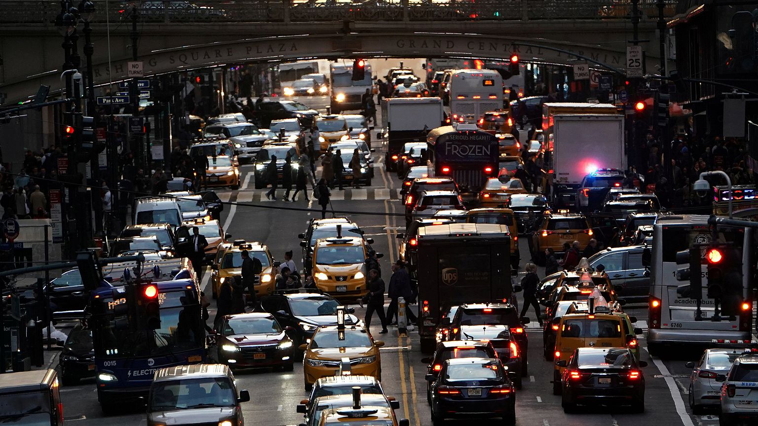 Image: Cars sit in traffic in New York City