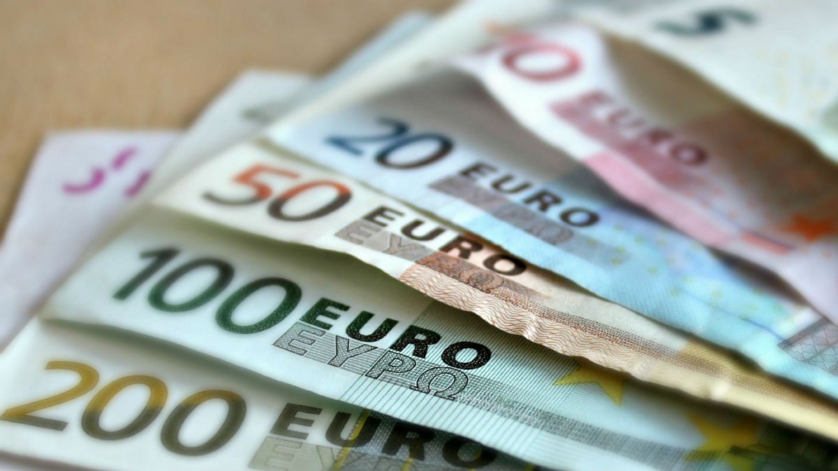 Italy’s main opposition parties call for new currency to flank euro