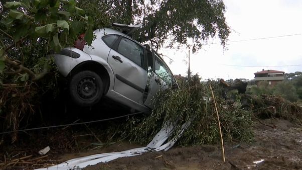 "Land unter" nach Unwettern in Livorno "Land unter" nach Unwettern in Livorno