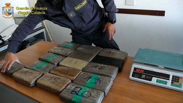 Cocaina: sequestro da 216 kg a Gioia Tauro Cocaina: sequestro da 216 kg a Gioia Tauro