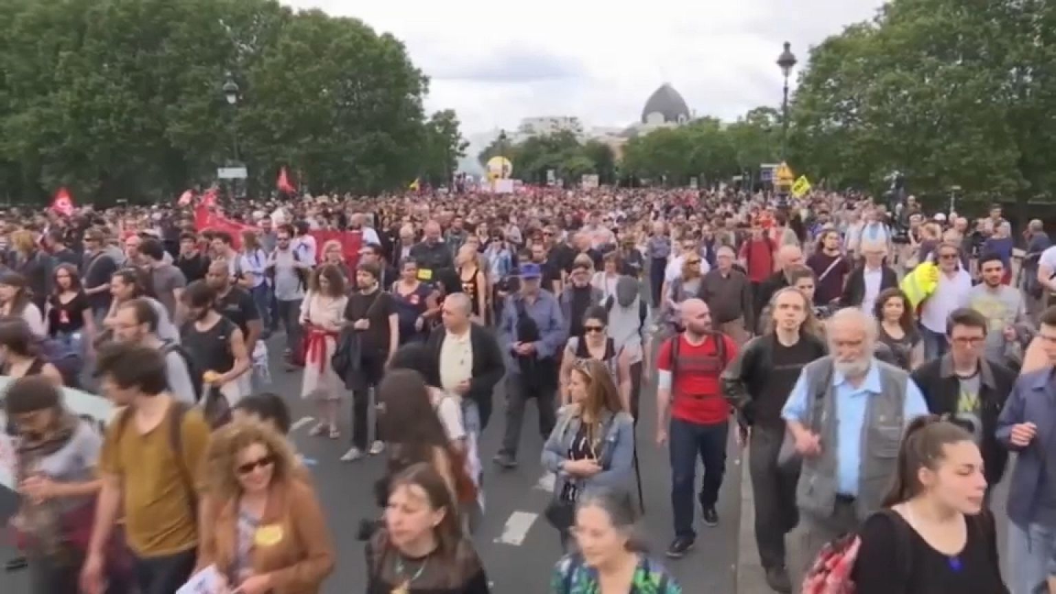 Premier test social pour Emmanuel Macron