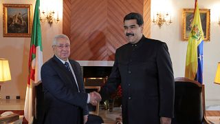 مادورو في الجزائر لبحث أزمة النفط... ولقاء محتمل مع بوتفليقة
