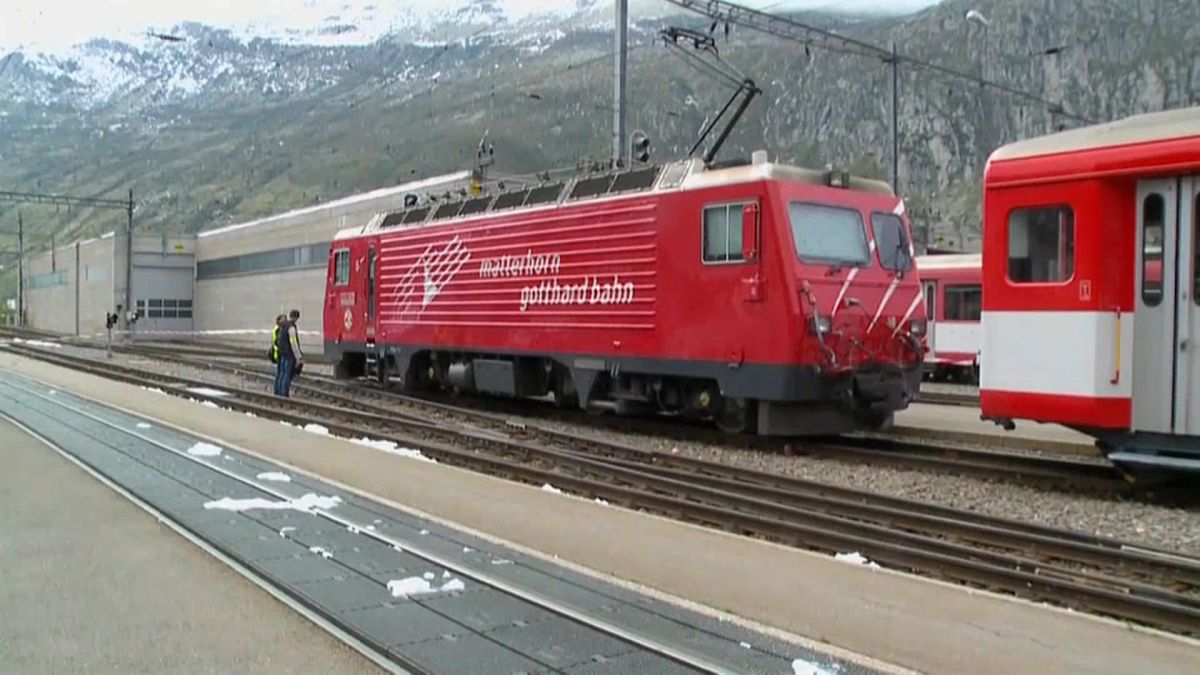 Schweiz: Zug-Unfall in Andermatt mit Verletzten