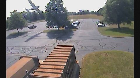 USA: small plane crashes into a tree