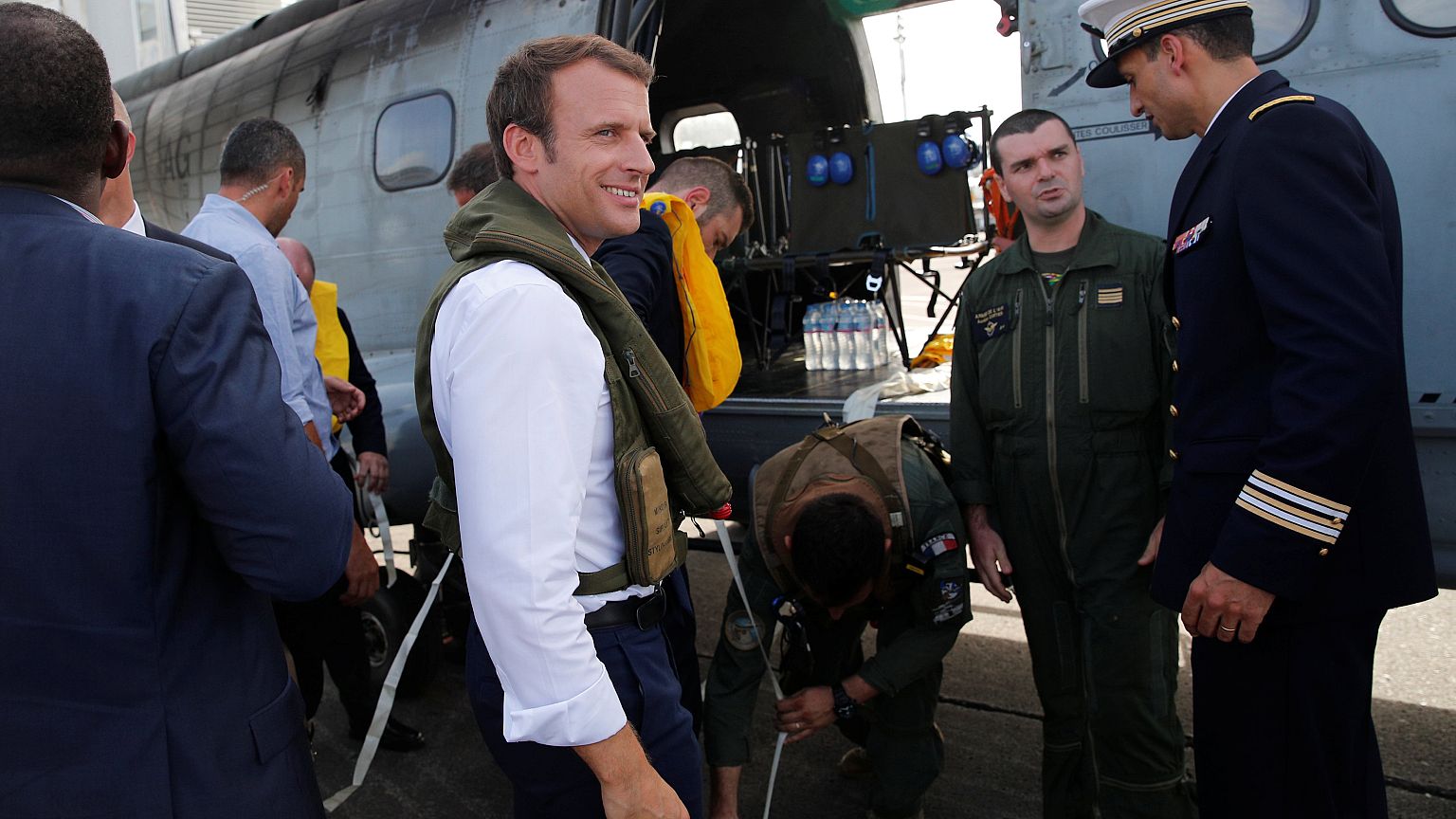 Emmanuel Macron est sur l'île meurtrie de Saint-Martin