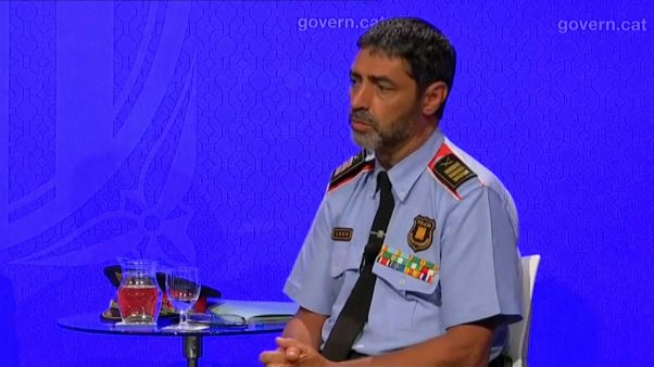 Trapero acata y pide a los Mossos que impidan los preparativos del referéndum Trapero acata y pide a los Mossos que impidan los preparativos del referéndum