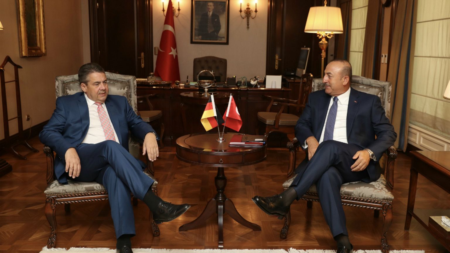 Mevlüt Çavuşoğlu: Türkiye hiçbir zaman çaresiz değildir