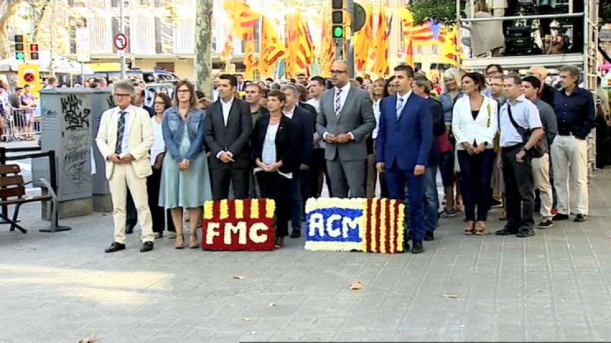 La fiscalía española ordena interrogar a 712 alcaldes en Cataluña