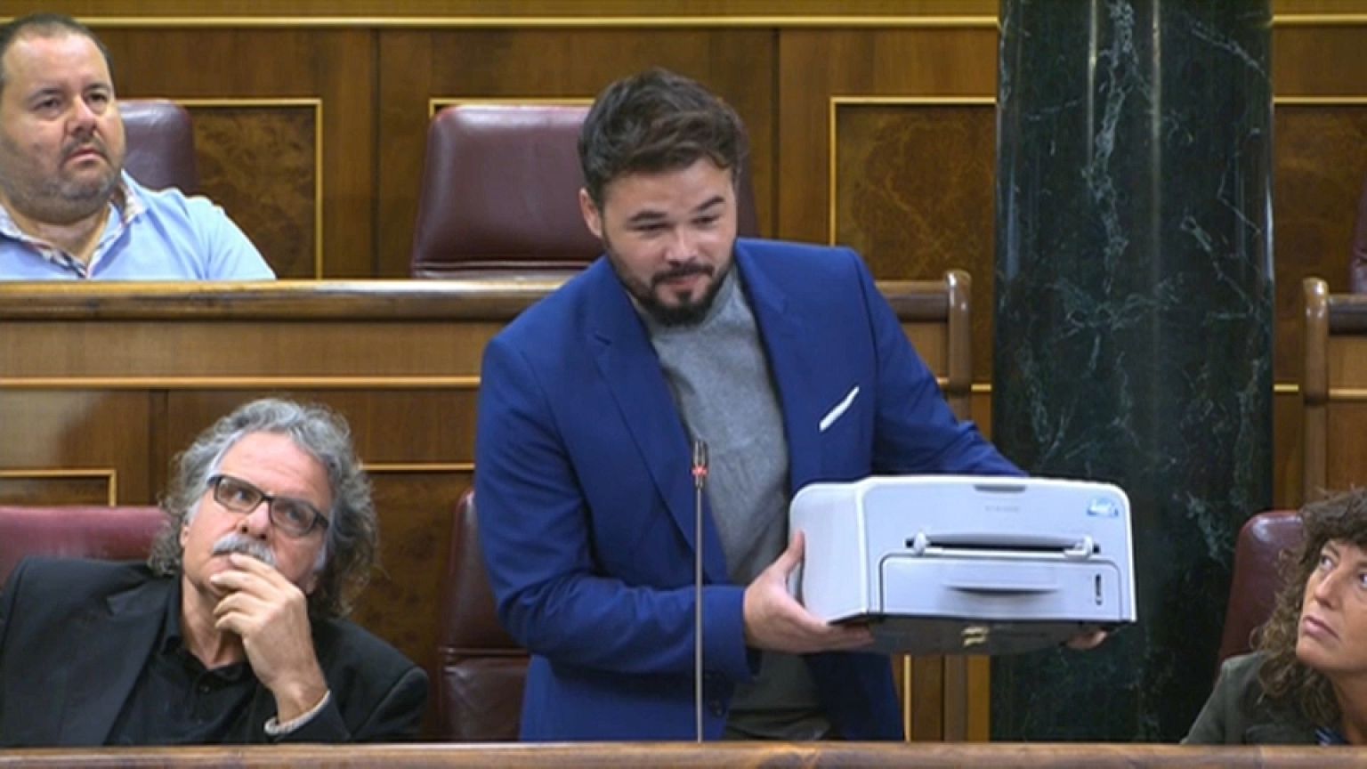 Rufián interpela al Gobierno español con la "Samsung republicana"