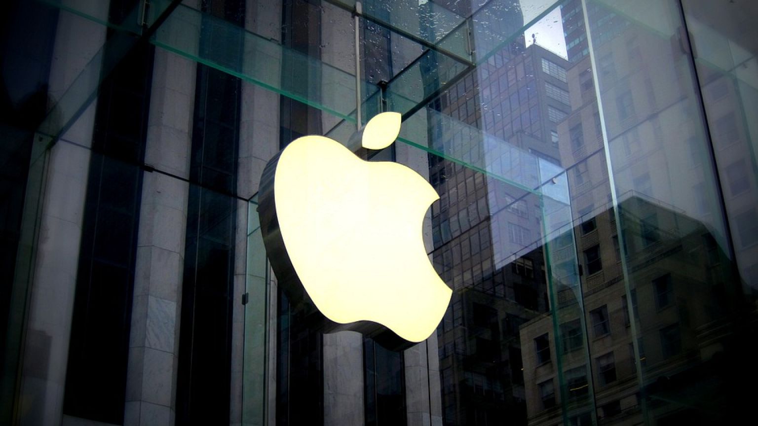 Apple değeri 1 Trilyon Dolar'ı geçen ilk şirket olabilir