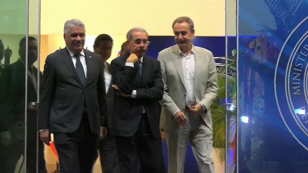 Rep. Dominicana procura solução para a Venezuela Rep. Dominicana procura solução para a Venezuela