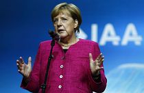 Dieselgate : Merkel tance les industriels à Francfort