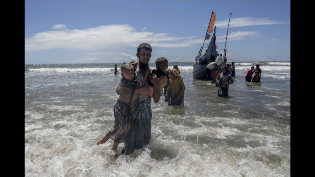 2 die as boat carrying Rohingya Muslims capsizes