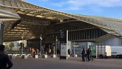 Paris: Soldat auf Anti-Terror-Einsatz kann Messerangriff abwehren