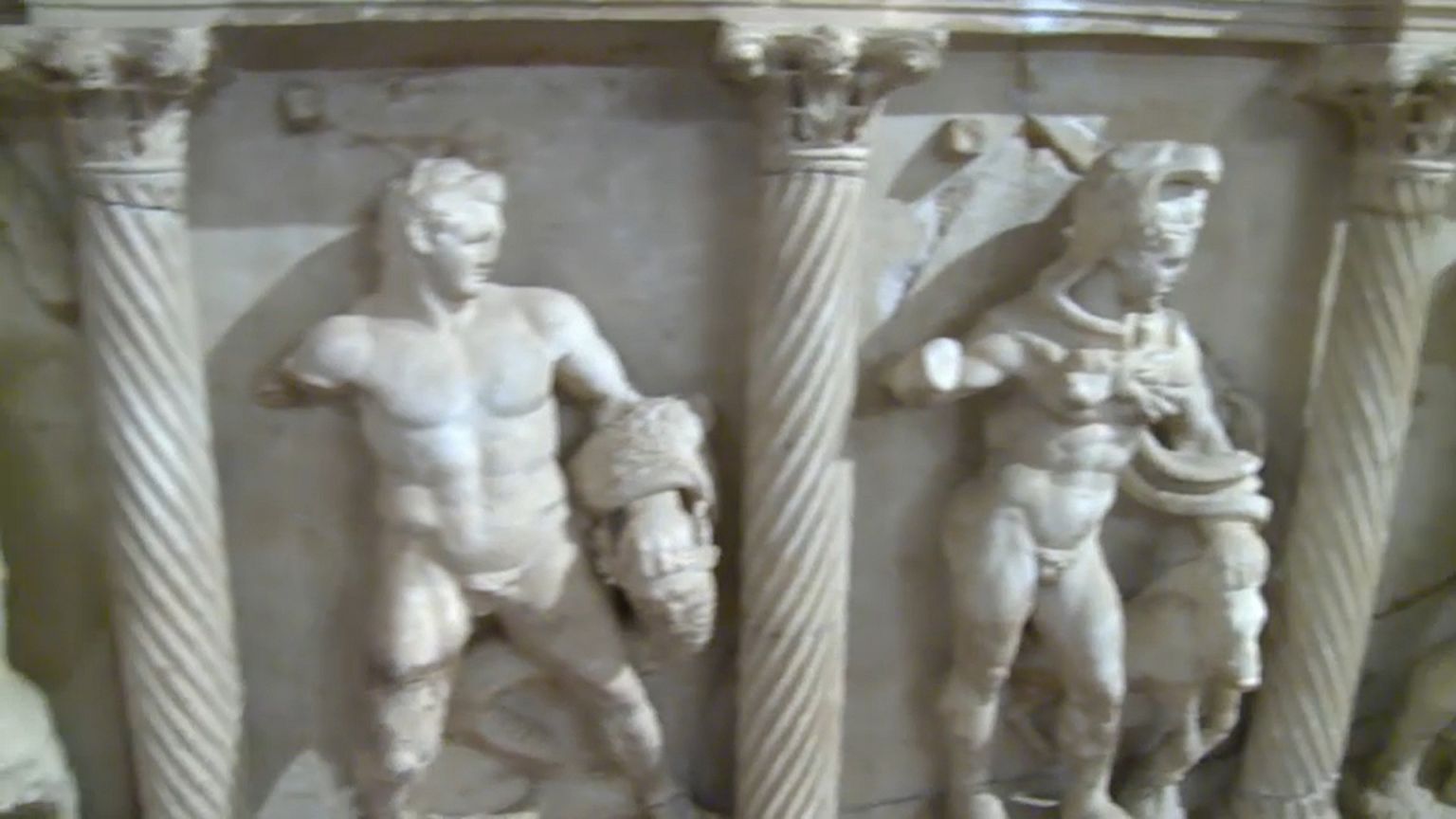 Schweiz gibt gestohlenen "Sarkophag des Herakles" an Türkei zurück