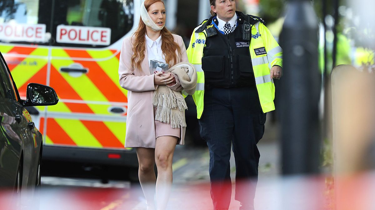 Attacco a Londra: Isil rivendica, la polizia cerca un sospetto.