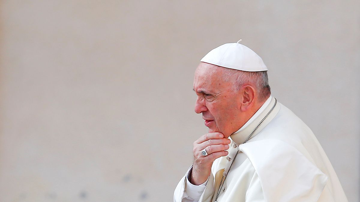 الفاتيكان تستدعي قسّا من واشنطن للتحقيق بشأن مواد إباحية للأطفال