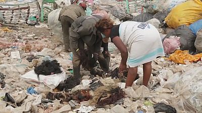 Kenya'da çöpte saç arıyorlar