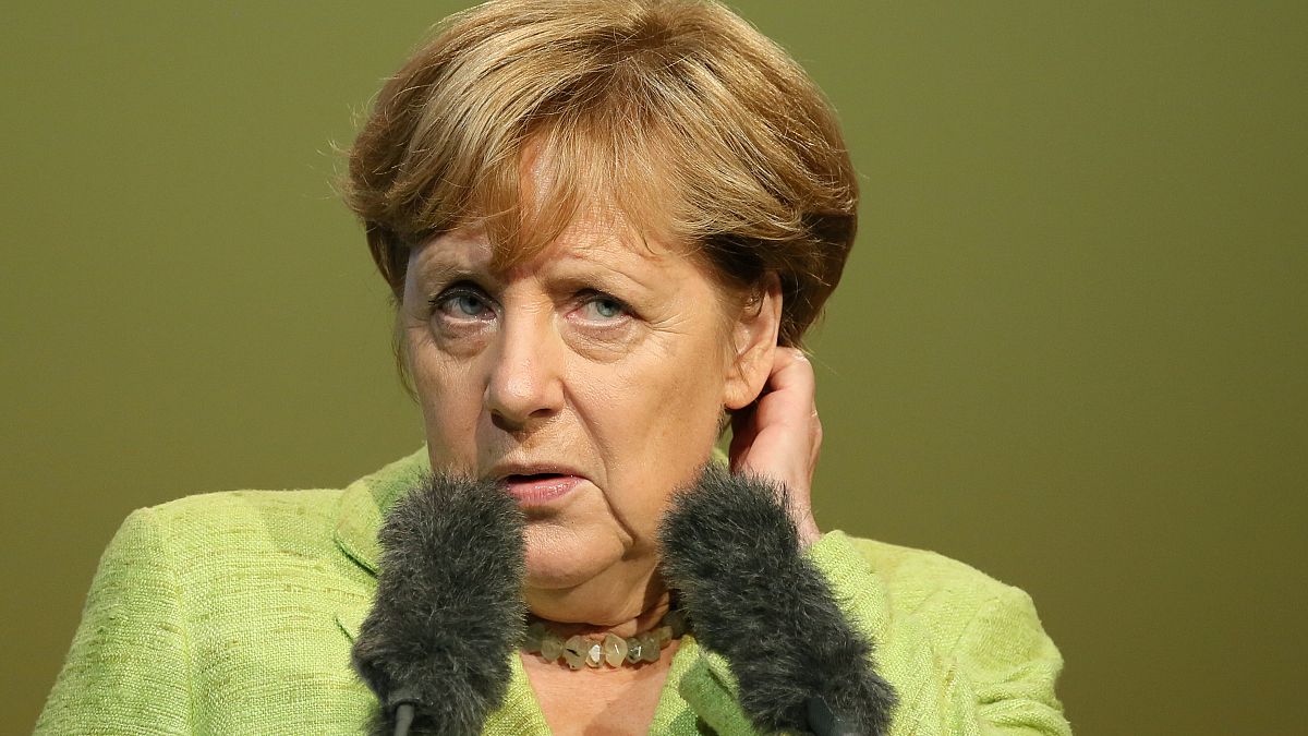 Со свистком против Меркель