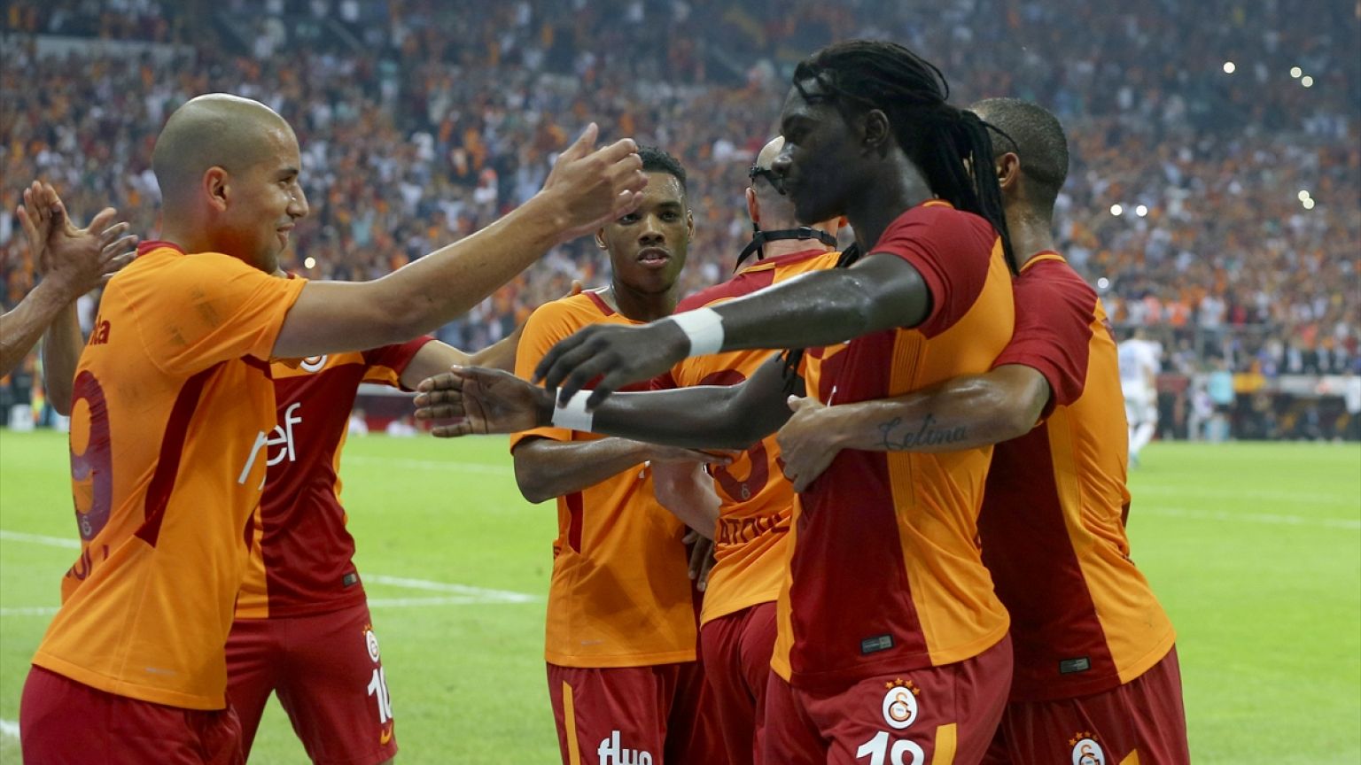 Galatasaray Kasımpaşa'yı 2-0'la geçti