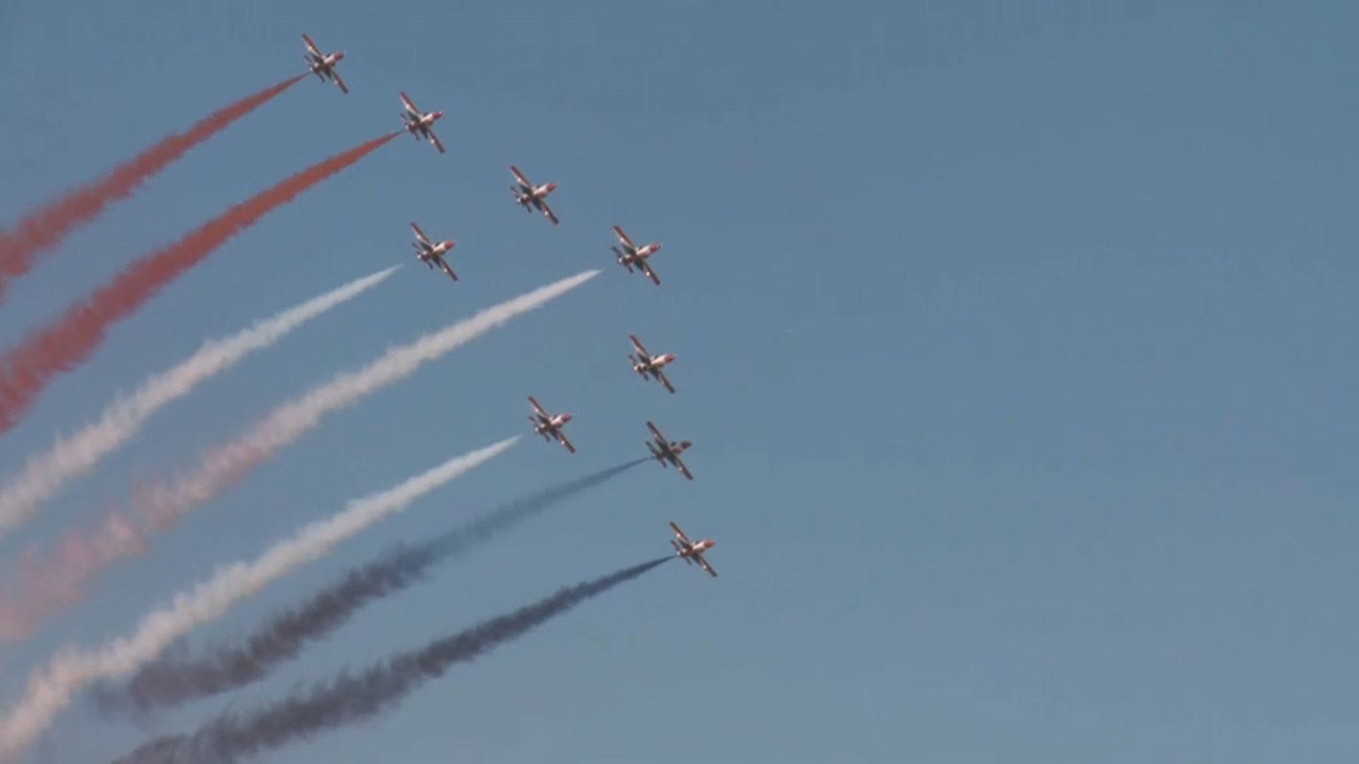 Al via la Athens Flying Week di Atene con i piloti acrobatici da tutto il mondo