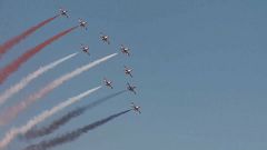 "Pfeile" und "Funken": Flugschau in Athen
