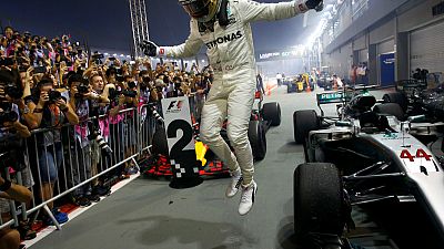 Formula 1 Singapur ayağını Hamilton kazandı