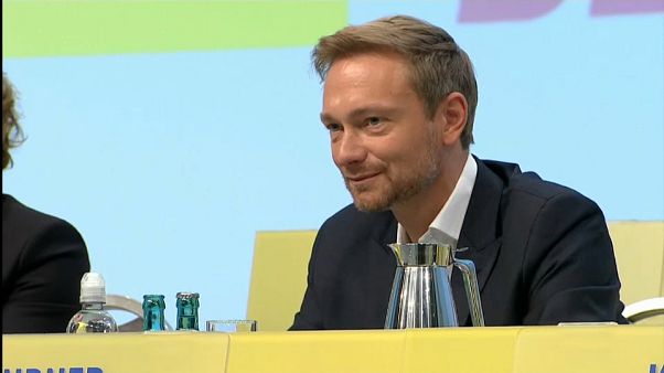 Small parties vie coalition prize as German election race tightens Small parties vie coalition prize as German election race tightens