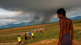 استغاثات الروهينغا للخروج من ميانمار تتعالى، وسط تهديد البوذيين بالقتل والحرق