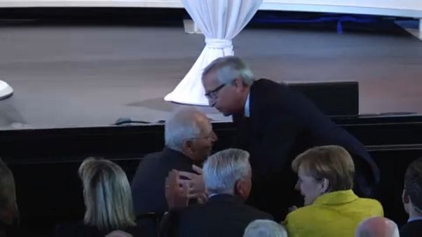 "Schäuble é um homem de soluções", diz Juncker "Schäuble é um homem de soluções", diz Juncker