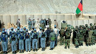 دولت افغانستان ۲۰ هزار غیرنظامی را مسلح می کند