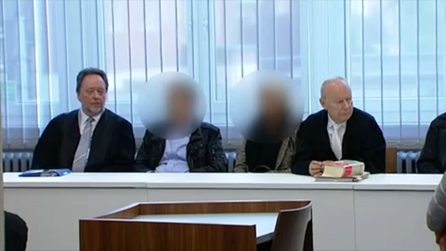 Γερμανία: Αφήνοντας τον συμπολίτη σου να πεθάνει