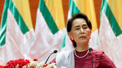 Аун Сан Су Чжи осудила насилие