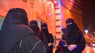 زنان عربستانی برای اولین بار به استادیوم می روند