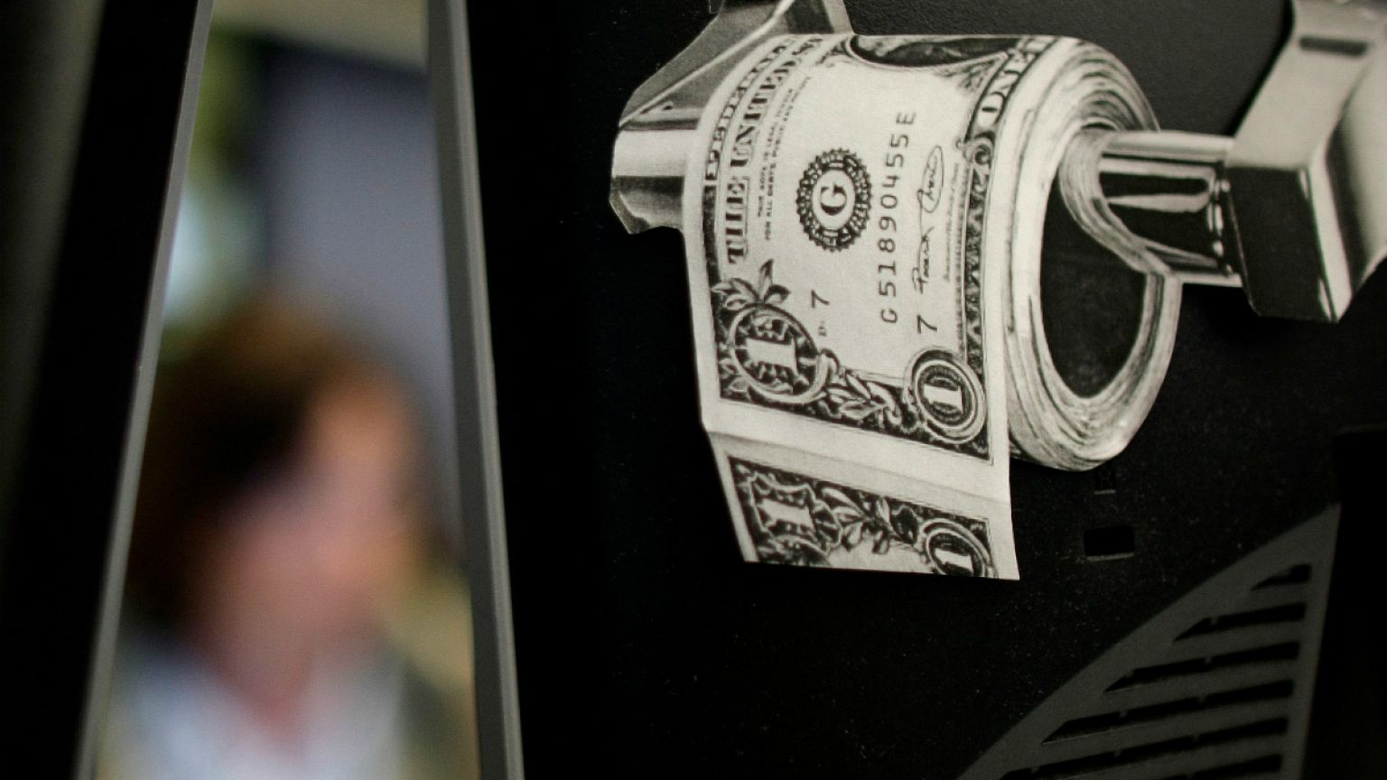 İsviçre: Tıkanan tuvaletlerden on binlerce Euro'luk banknotlar çıktı
