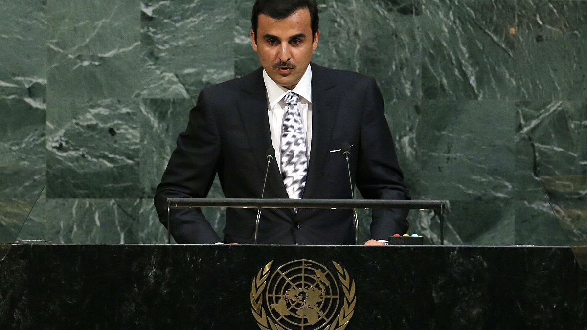 أمير قطر يجدد الدعوة للحوار بشأن أزمة الخليج