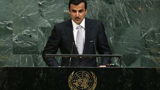 أمير قطر يجدد الدعوة للحوار بشأن أزمة الخليج