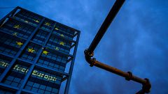 Image: A giant EU flag is projected on Berlin's main railway station