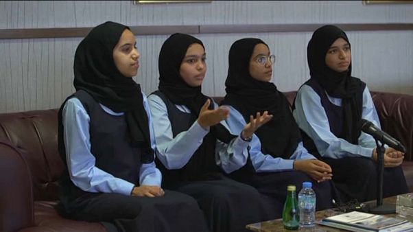 طالبات إماراتيات يُصنعن "ميني فورمولا 1" في ماليزيا طالبات إماراتيات يُصنعن "ميني فورمولا 1" في ماليزيا
