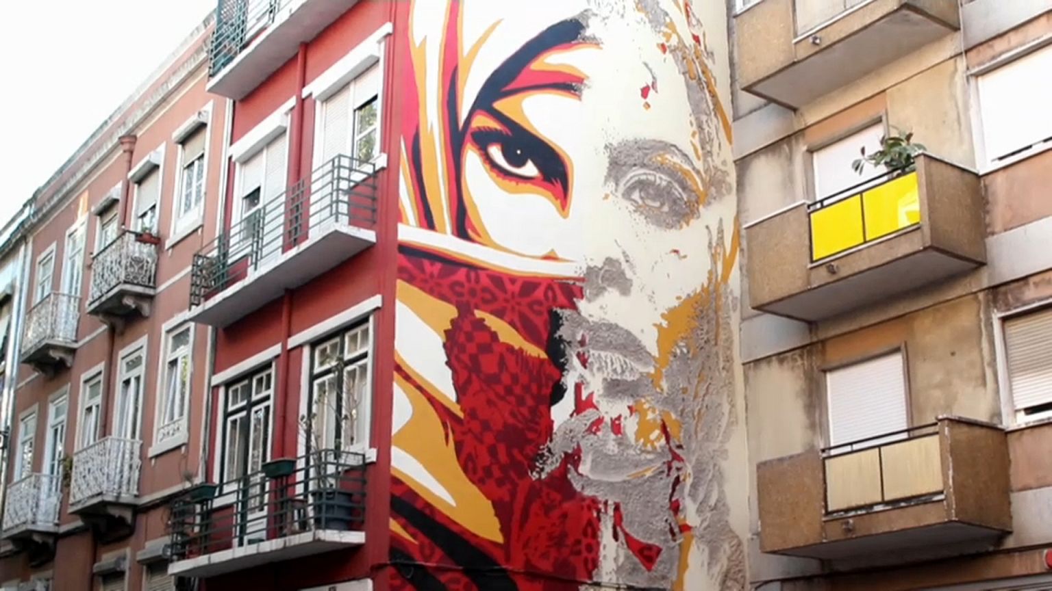 A arte explosiva de Vhils
