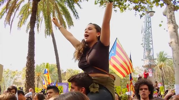 A népszavazásért tüntettek Barcelonában A népszavazásért tüntettek Barcelonában