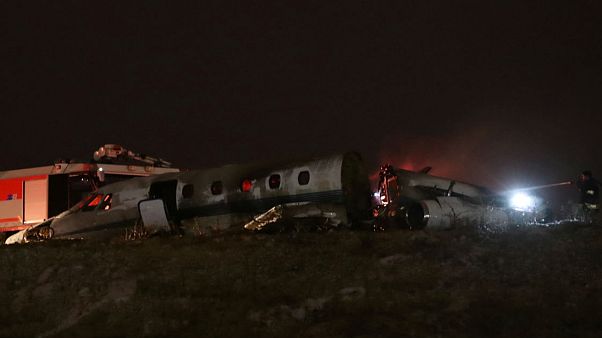 Aeroporto Internacional de Istambul fechado ao tráfego depois de acidente com jato privado Aeroporto Internacional de Istambul fechado ao tráfego depois de acidente com jato privado