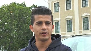 ممثل أفغاني لاجىء يواجه شبح الترحيل من السويد