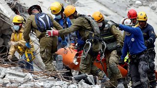 Mexico earthquake: Rescue efforts continue as death toll rises