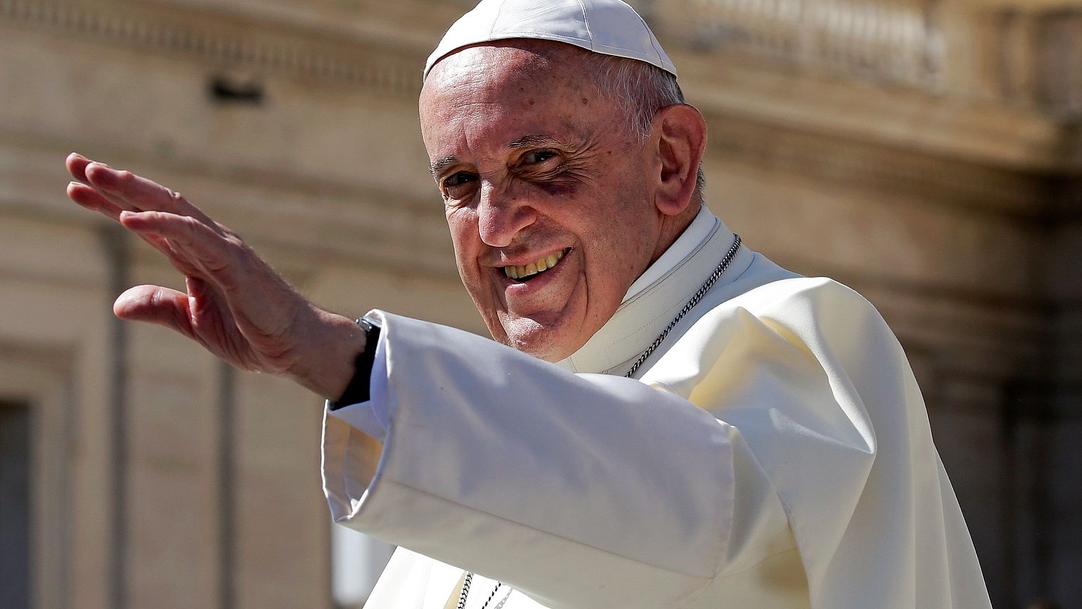 El papa califica de "enfermos" a los pedófilos