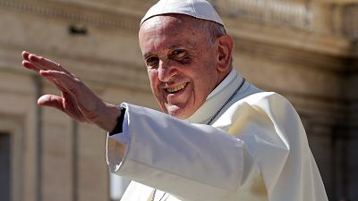El papa califica de "enfermos" a los pedófilos